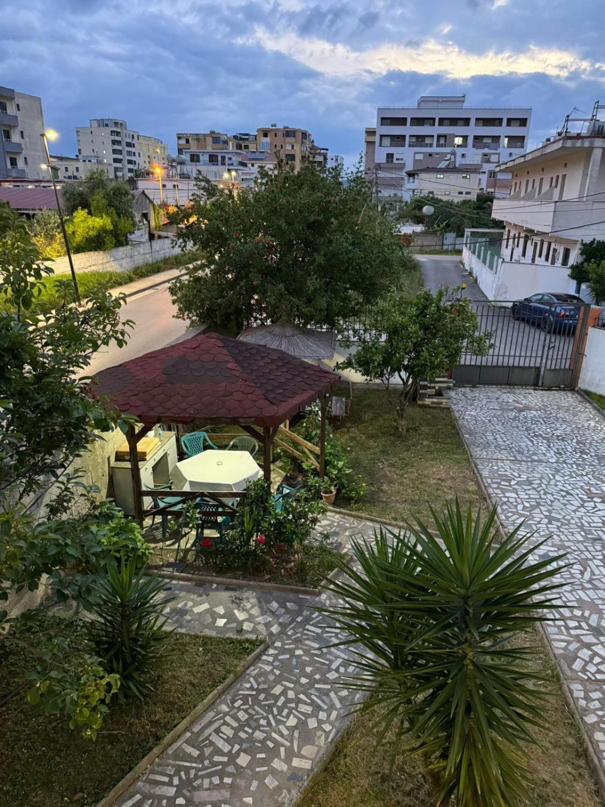 Melas Villa Durrës Extérieur photo