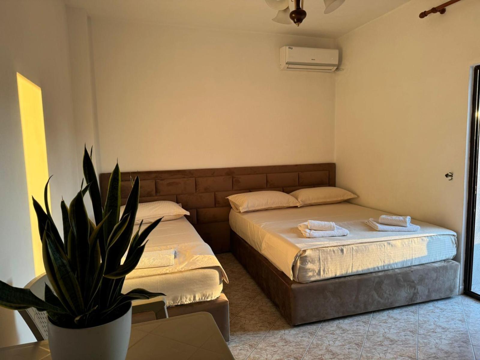 Melas Villa Durrës Extérieur photo