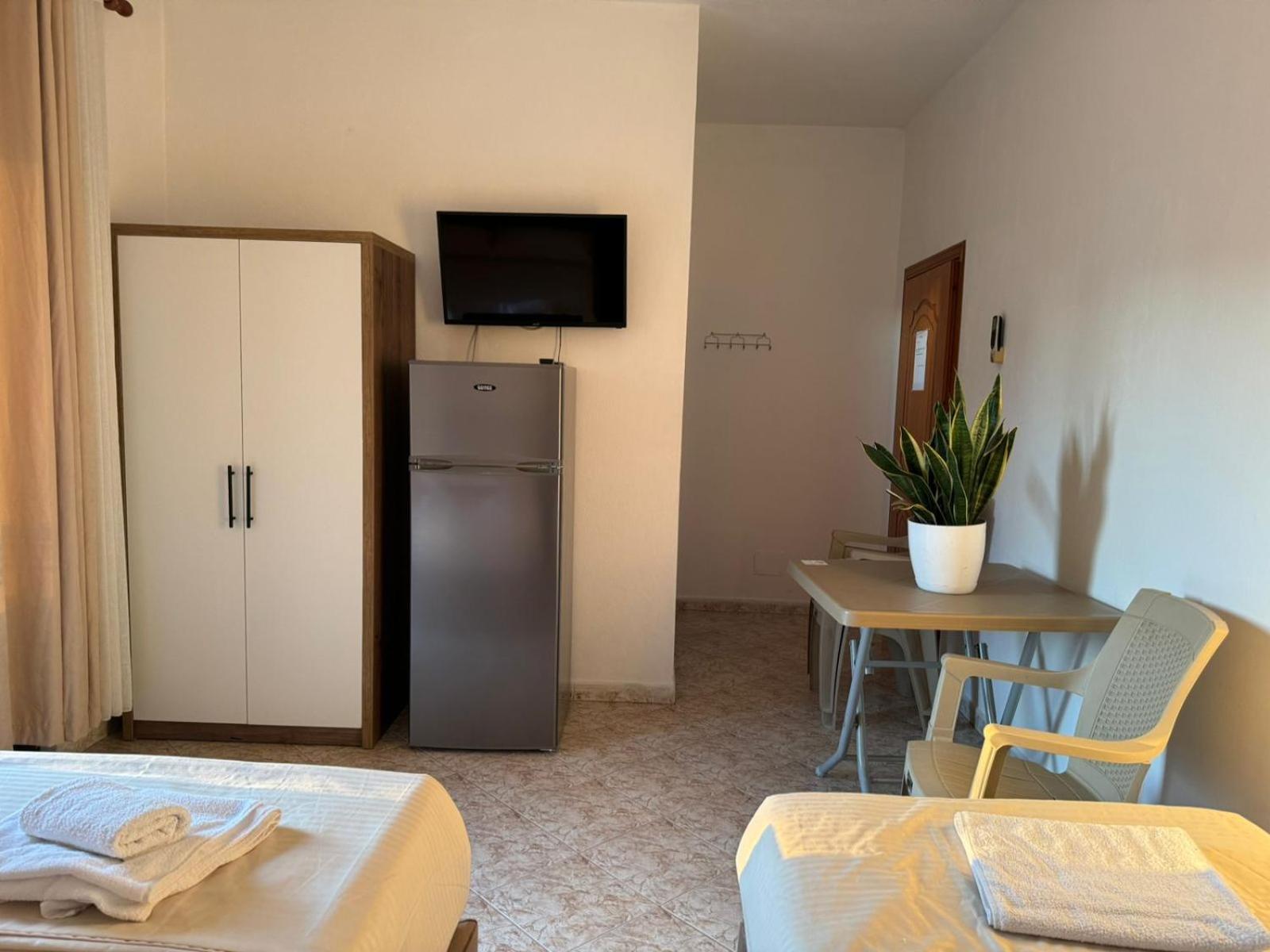 Melas Villa Durrës Extérieur photo