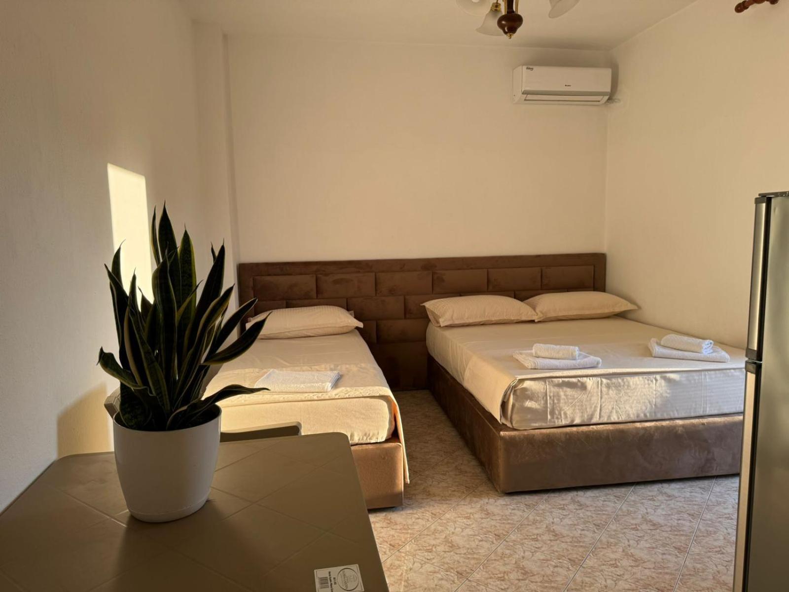 Melas Villa Durrës Extérieur photo