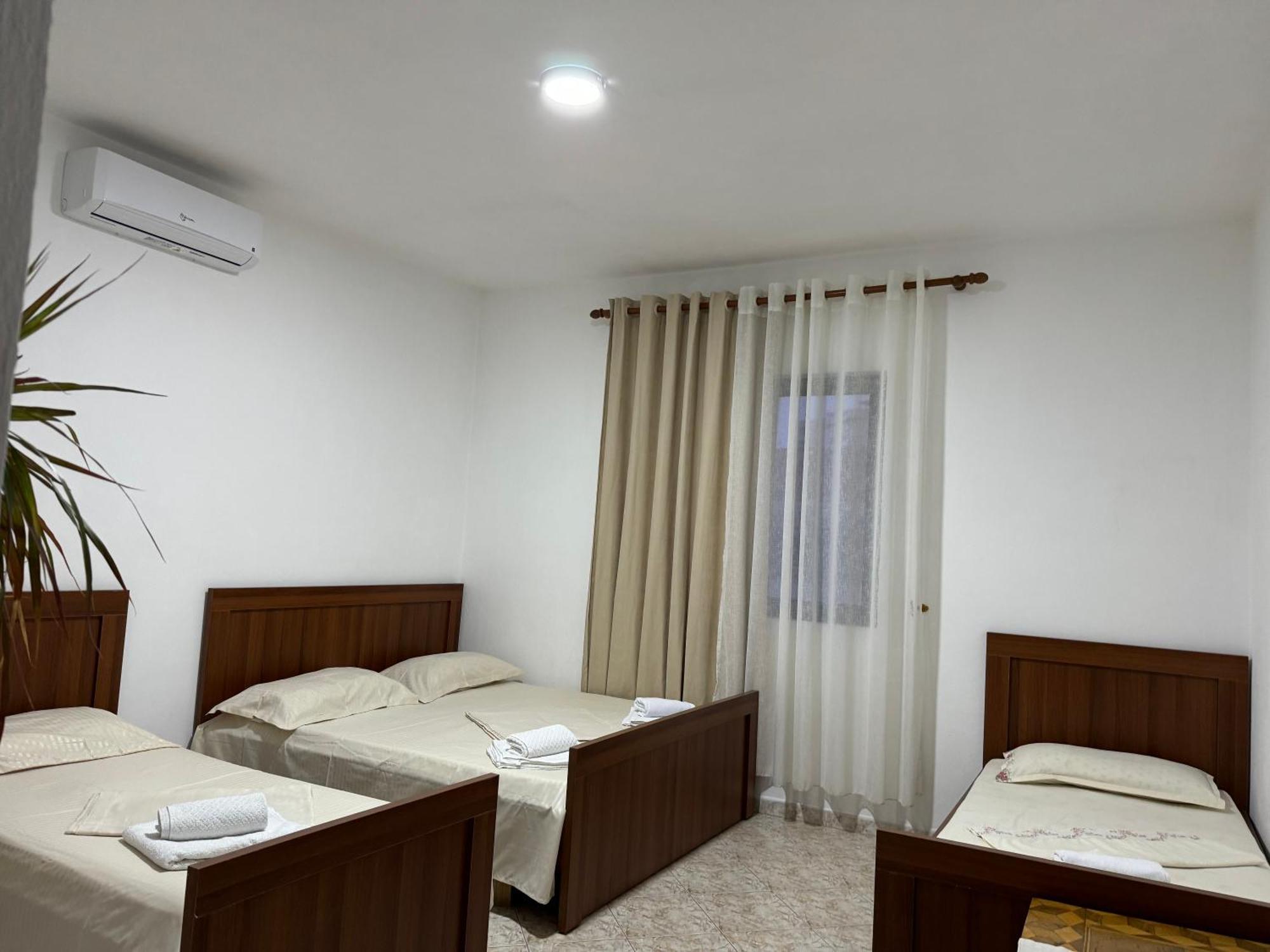 Melas Villa Durrës Extérieur photo