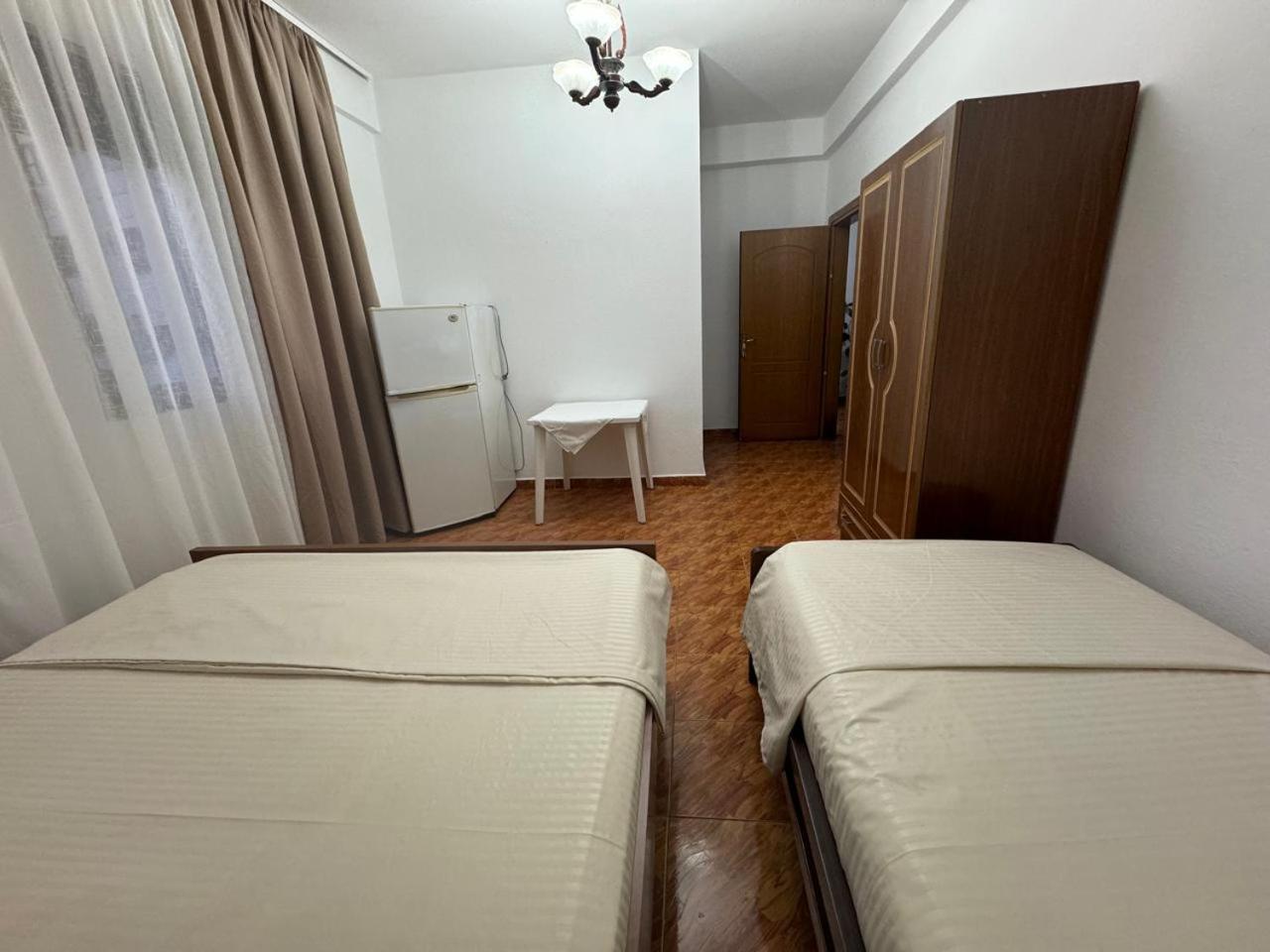 Melas Villa Durrës Extérieur photo