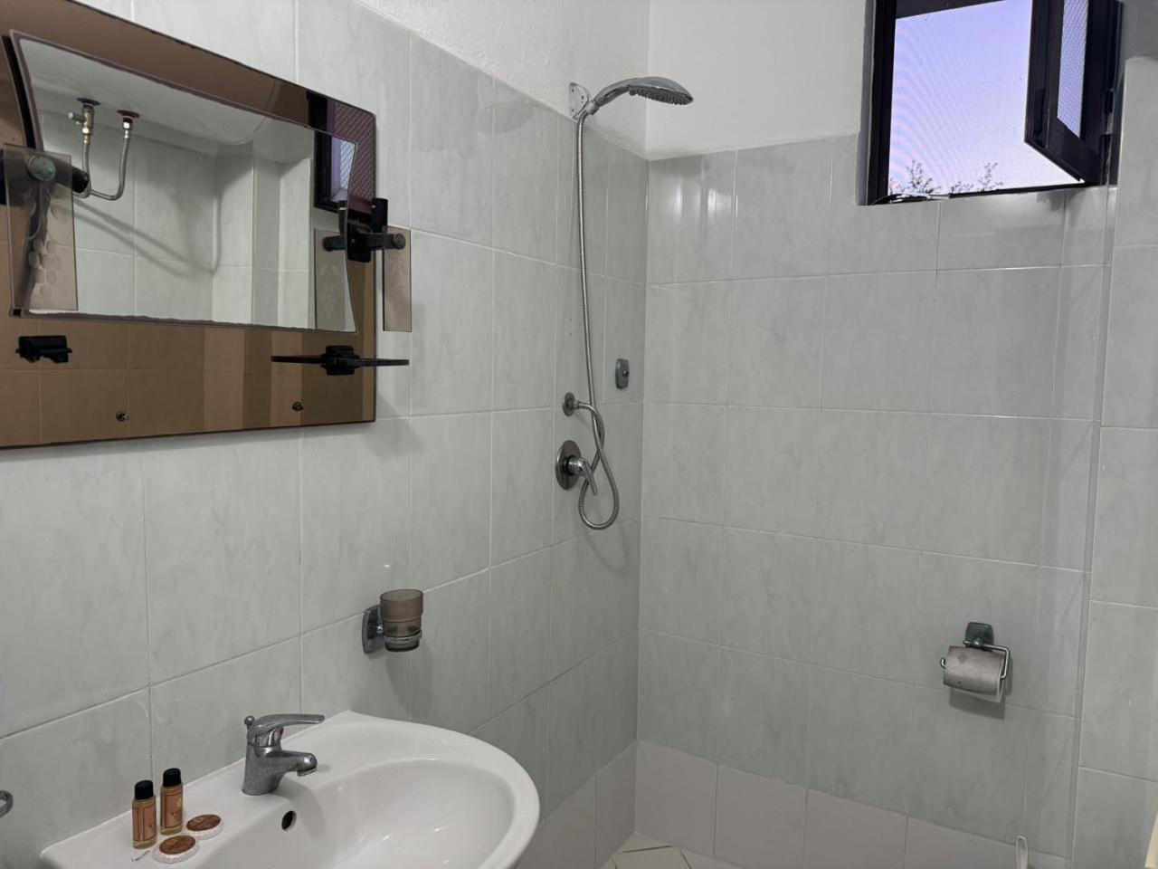 Melas Villa Durrës Extérieur photo