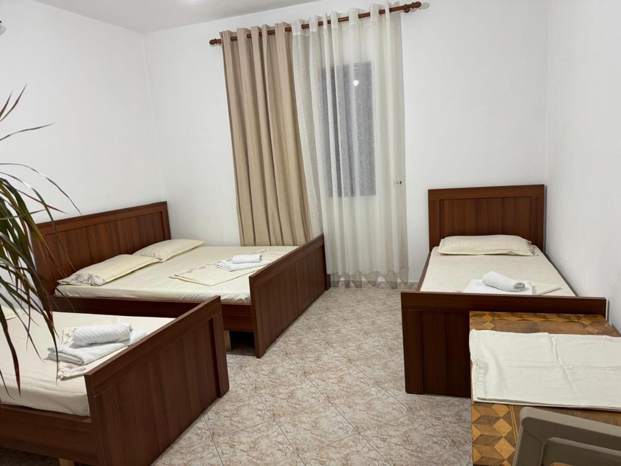 Melas Villa Durrës Extérieur photo