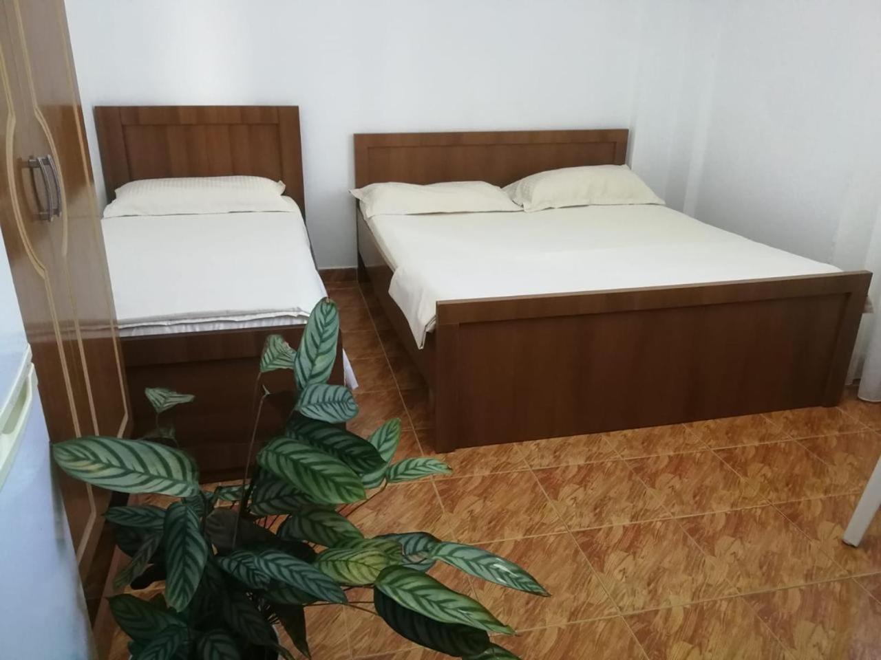 Melas Villa Durrës Extérieur photo