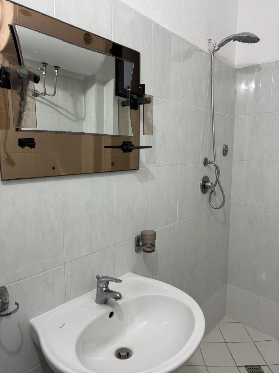 Melas Villa Durrës Extérieur photo