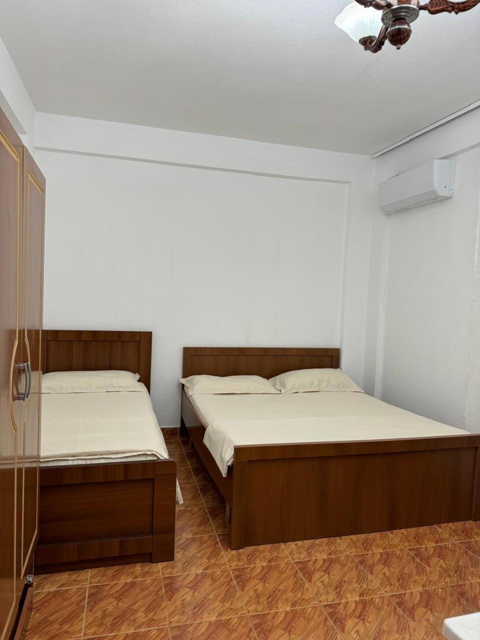 Melas Villa Durrës Extérieur photo