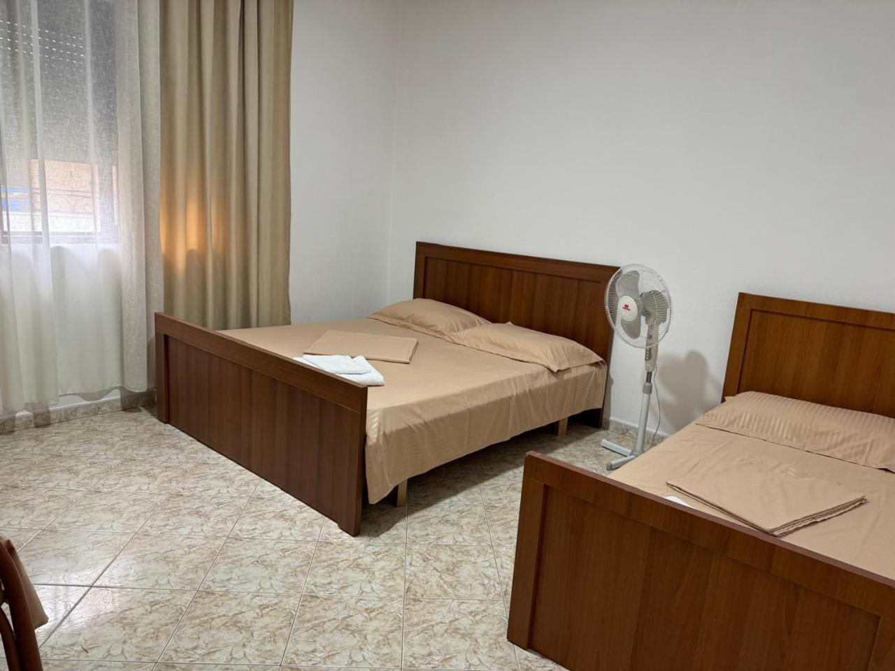 Melas Villa Durrës Extérieur photo