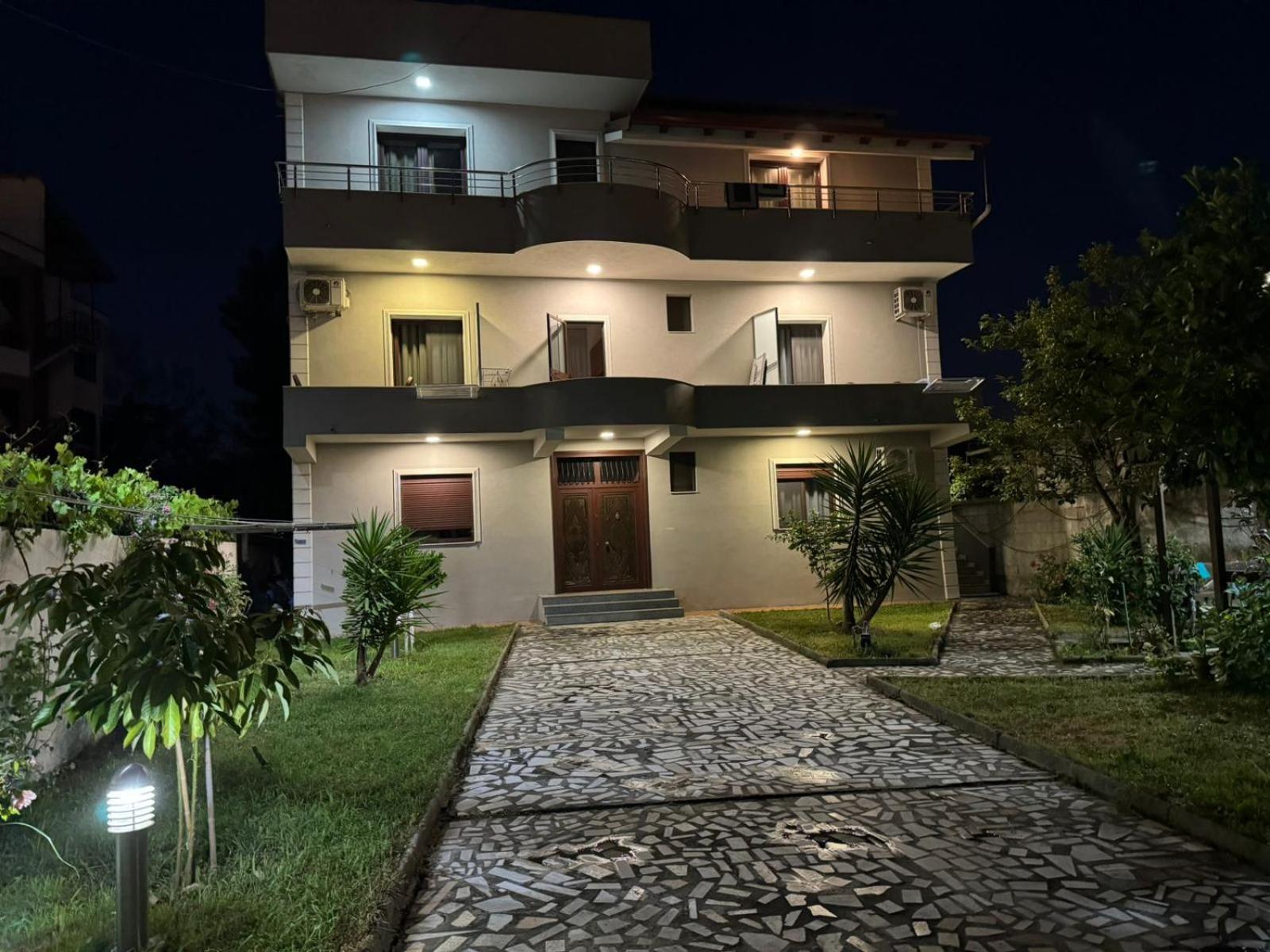 Melas Villa Durrës Extérieur photo