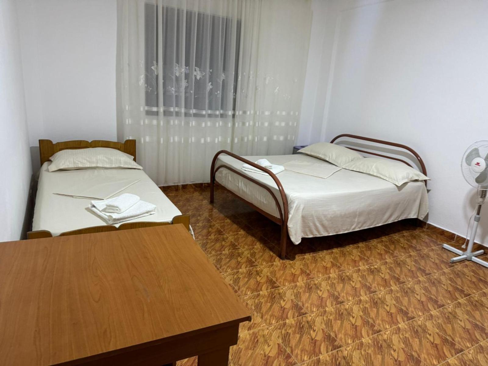 Melas Villa Durrës Extérieur photo
